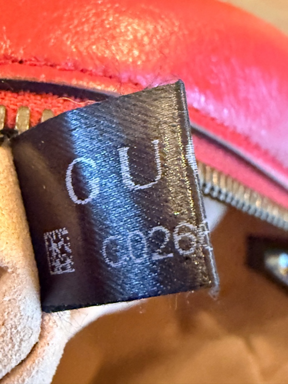 Gucci GG Marmont Round Crossbody in Red Matelassé Leather - Picture 13 of 14